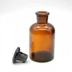 Склянка для реактивов 125 мл из темного стекла с узкой горловиной и притертой пробкой